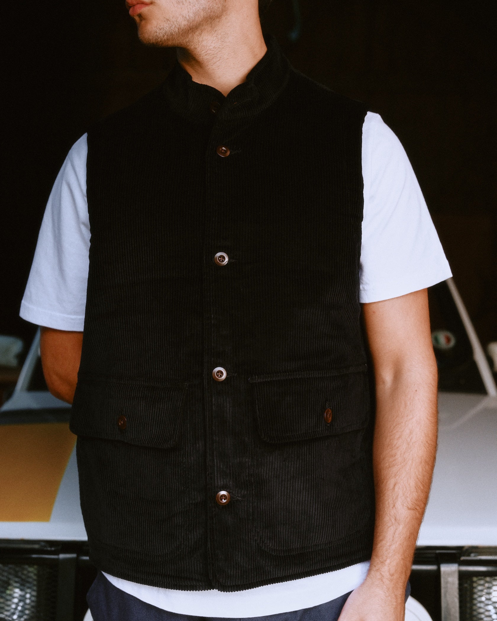 Cord Wandle Vest - Black - Fera