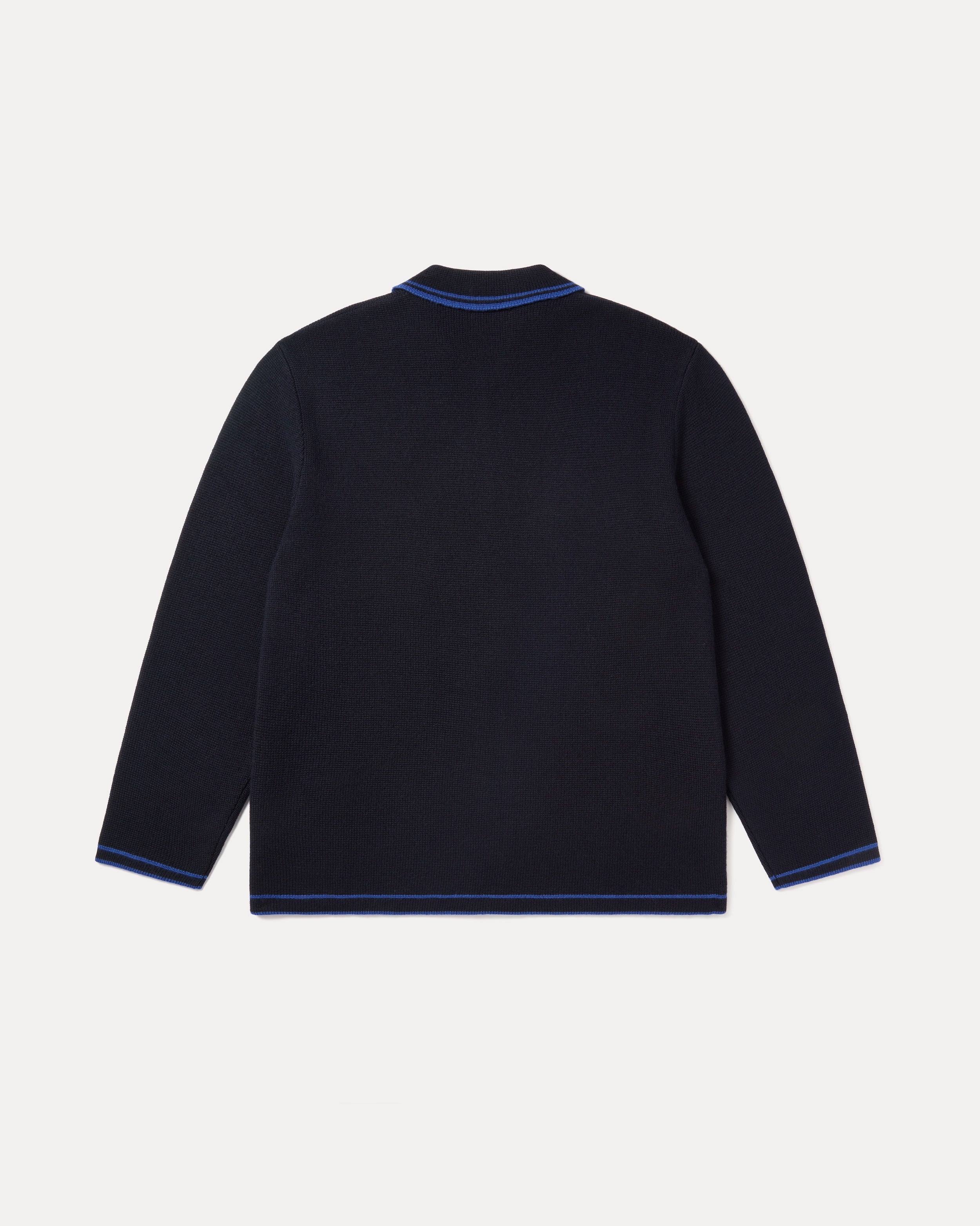 Constructed in a 7-gauge fully fashioned Milano Knit, the Fera Paramount cardigan is a timeless zip cardigan. 