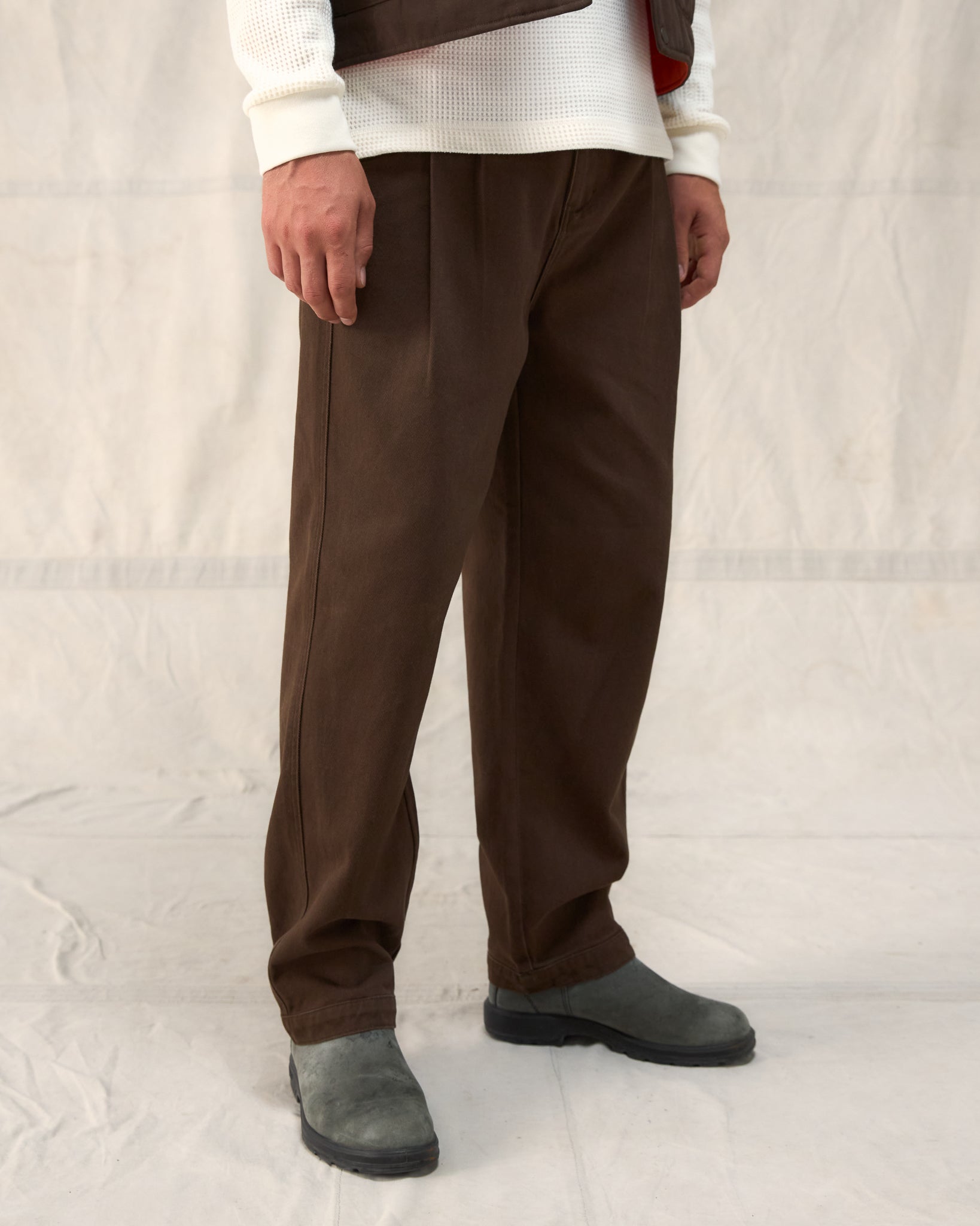 The Fera Uniform Trousers in Brown Cotton